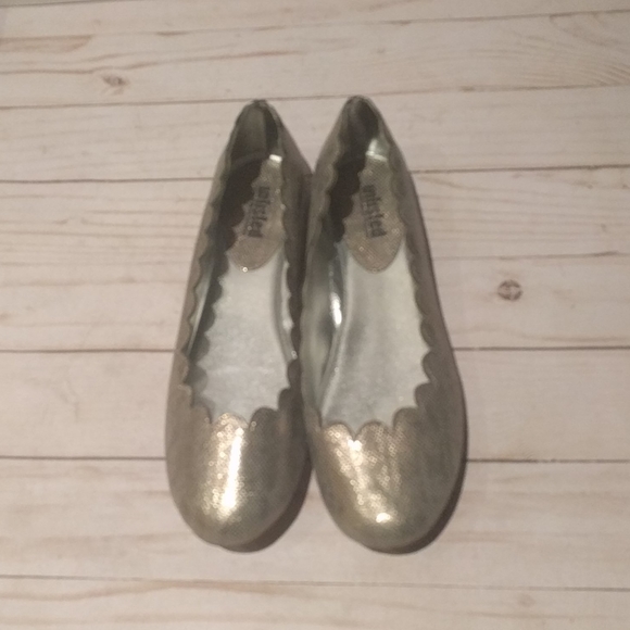 🌺🌸Nice silver flats by unlisted 🍀🌺🌸 - Picture 3 of 7